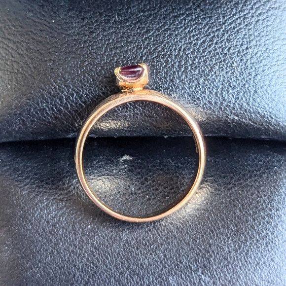 Genuine Ruby 18k Gold Ring - Picture 5 of 11
